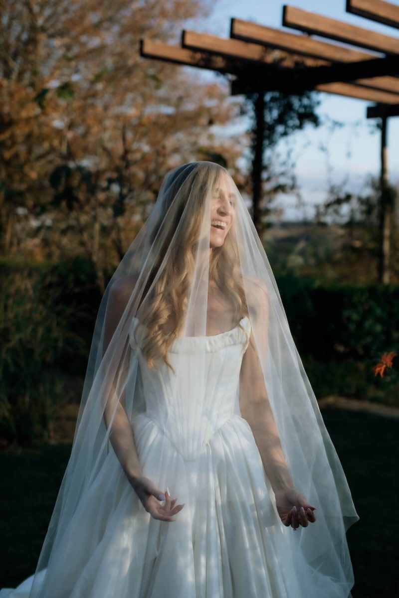 The Classics Veil2 A bride wearing The Classics veil
